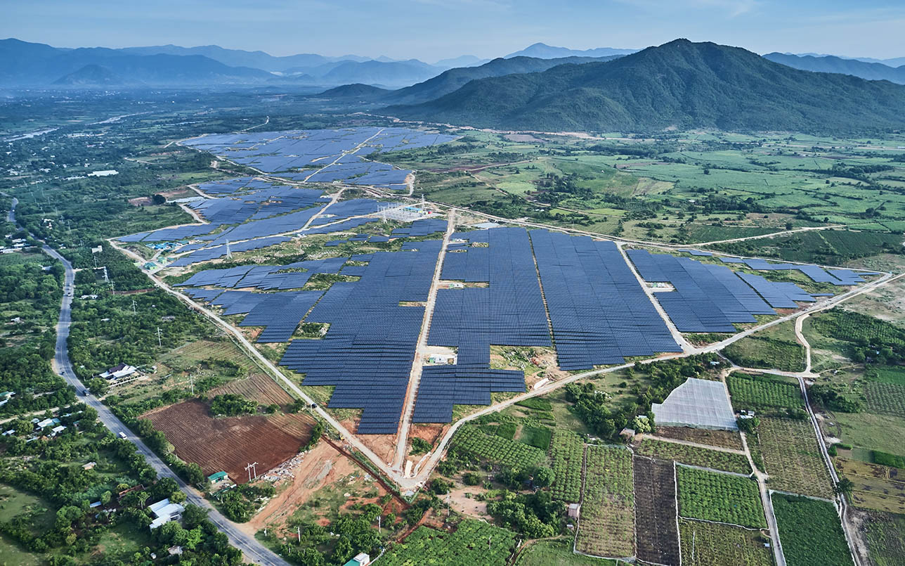 Parc solaire Ninh-Thuan au Vietnam 